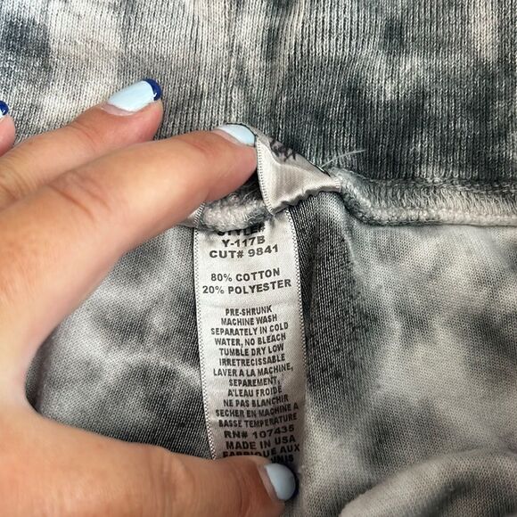 Hard Tail Tie Dye Terry Shorts (black & white), Size Small (7/8) - Picture 6 of 6